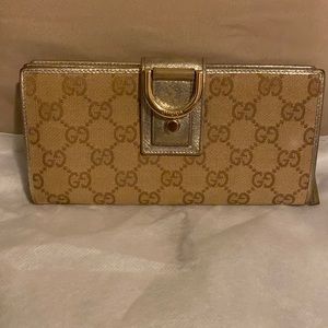 Gucci continental wallet, really nice!!